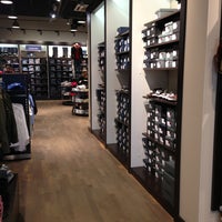 tommy hilfiger arena mall
