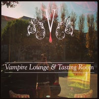 Снимок сделан в Vampire Lounge &amp;amp; Tasting Room пользователем Christopher D. 1/8/2013