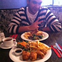 Photo taken at Eat&amp;#39;n Fit by 👑Turuncu B. on 12/24/2012