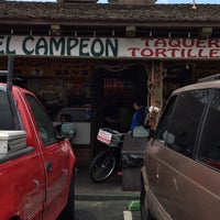 Photo taken at Taco Mesa by José P. on 4/24/2015