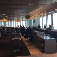 Photo taken at United Club by Jonathan Y. on 3/9/2015
