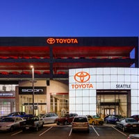 1/26/2018 tarihinde Toyota of Seattleziyaretçi tarafından Toyota of Seattle'de çekilen fotoğraf