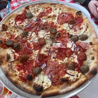 Photo taken at Grimaldi&amp;#39;s Pizzeria by Carlos G. on 2/18/2024