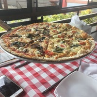 10/6/2019 tarihinde Samantha S.ziyaretçi tarafından New York Pizza'de çekilen fotoğraf