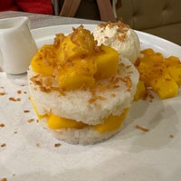 Foto diambil di Mango Mango Dessert oleh Tim D. pada 3/8/2023