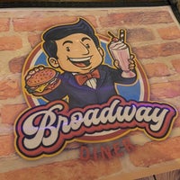 Foto tirada no(a) Broadway Diner por Oh, 💩!  Nicky Beanz em 12/29/2022