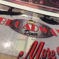 Снимок сделан в Broadway Diner пользователем Oh, 💩!  Nicky Beanz 12/13/2017