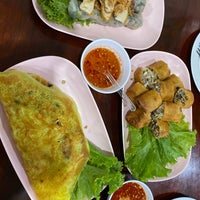 Photo taken at แหนมเนืองคุณนิด (อาหารเวียดนาม) by Pitchanas T. on 3/5/2024