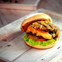 4/16/2017 tarihinde Burger On 16ziyaretçi tarafından Burger On 16'de çekilen fotoğraf
