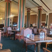 Foto tomada en Chateau Tongariro Hotel  por Ad T. el 11/27/2022