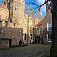 Foto diambil di Museum Prinsenhof Delft oleh Ad T. pada 1/30/2022