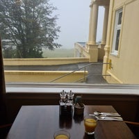Foto diambil di Chateau Tongariro Hotel oleh Ad T. pada 11/29/2022