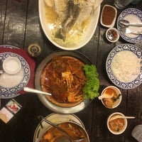 Photo taken at Golden Thai Seafood Village by Hafizul W. on 11/28/2018