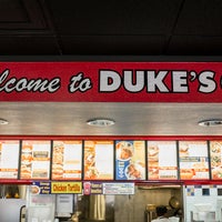 Foto tirada no(a) Duke&amp;#39;s Cafe por Duke&amp;#39;s Cafe em 4/26/2017