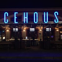 Photo taken at Icehouse South End by Johnny A. on 12/1/2012