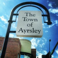 Foto tirada no(a) The Town of Ayrsley por Johnny A. em 3/25/2013