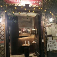 Photo prise au Tiflis Ristorante Pizzeria par Madi D. le8/11/2021