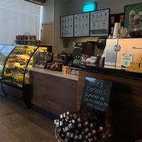 Photo taken at Starbucks by ♈️ on 11/2/2022