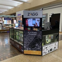 รูปภาพถ่ายที่ Northtown Mall โดย Shiva S. เมื่อ 1/17/2019