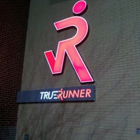 Foto tirada no(a) True Runner por Ian H. em 11/21/2012