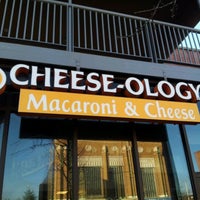 Снимок сделан в Cheese-ology Macaroni &amp;amp; Cheese пользователем Ian H. 1/19/2013