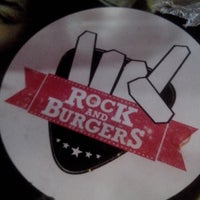 Foto tomada en Rock and Burgers  por Wise P. el 9/1/2013