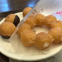 Photo taken at Mister Donut by 38 on 5/5/2017