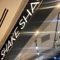 Photo taken at Shake Shack by Jay K. on 5/9/2024