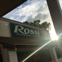 Foto tirada no(a) Rossi Ristorante Italiano por Jay K. em 10/25/2018