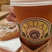 Снимок сделан в Arda&amp;#39;s Cafe пользователем Moshe L. 11/28/2012