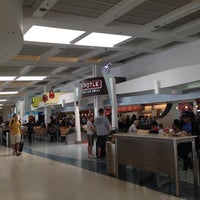 รูปภาพถ่ายที่ Baltimore/Washington International Thurgood Marshall Airport (BWI) โดย Hannah N. เมื่อ 5/22/2013