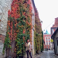 รูปภาพถ่ายที่ Latvijas Republikas Saeima  |  Saeima of the Republic of Latvia โดย Marakuyya เมื่อ 10/21/2018