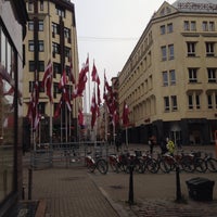 รูปภาพถ่ายที่ Latvijas Republikas Saeima  |  Saeima of the Republic of Latvia โดย Marakuyya เมื่อ 10/21/2018