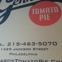 รูปภาพถ่ายที่ Gennaro&#39;s Tomato Pie โดย Joseph E. เมื่อ 5/4/2013