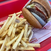 Photo taken at In-N-Out Burger by ぱまお on 2/9/2023