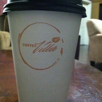 Foto tomada en Coffee Villa  por Alisha K. el 12/28/2012