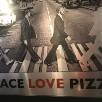 Foto tomada en Sgt. Pepperoni&amp;#39;s Pizza Store  por Andy el 3/14/2020