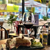 Photo taken at Off The Vine Playa Wine &amp; Deli Bar by George R. on 5/12/2021