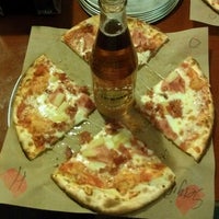 รูปภาพถ่ายที่ Mod Pizza โดย Sergio L. เมื่อ 11/19/2012
