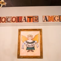 Снимок сделан в Chocolate Angel Cafe &amp;amp; Tea Room - High Street пользователем Chocolate Angel Cafe &amp;amp; Tea Room - High Street 5/18/2017