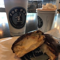 Photo taken at Top Pot Doughnuts by Alexa P. on 10/22/2018