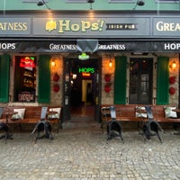 Das Foto wurde bei Hops Irish Pub&amp;amp;Stage von Emre Ş. am 12/7/2021 aufgenommen