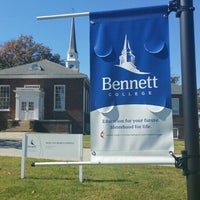รูปภาพถ่ายที่ Bennett College โดย Teddy B. เมื่อ 10/22/2015