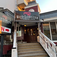 Photo taken at Red Lobster by 海月 . on 12/25/2023