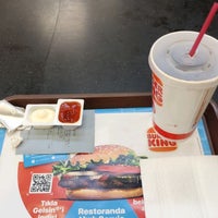 Photo taken at Burger King by Ferhat on 4/6/2022