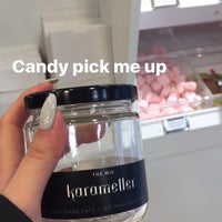 2/9/2017にJess @mini604がKarameller Candy Shop Inc.で撮った写真