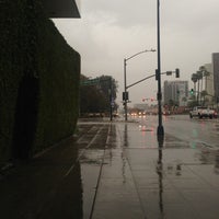 Photo taken at Wilshire / Santa monica by Guadalupe on 12/29/2012