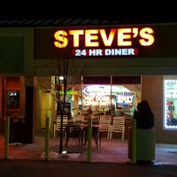 Foto tomada en Steve&amp;#39;s Diner  por Steve&amp;#39;s Diner el 4/11/2017