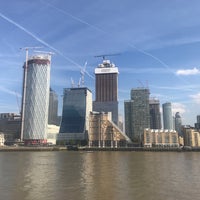 Photo taken at Thames Path Canary Wharf by Timurhan O. on 10/5/2018
