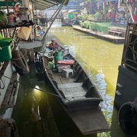 Photo taken at Taling Chan Floating Market by Scott🇭🇰🇨🇳🇹🇭🇨🇦 on 1/21/2023